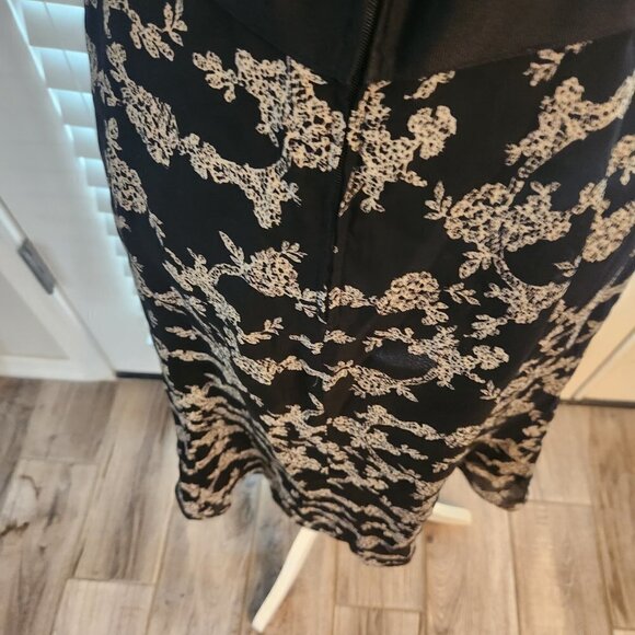 Danny & Nicole Print Dress. NWT. Size 14 - Picture 10 of 12